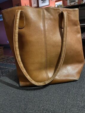 HOBO vintage leather tote in camel